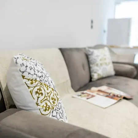 Homes 3 & 4 - Cozy Urban Retreats In The Heart Of Apartment Kos-Stadt