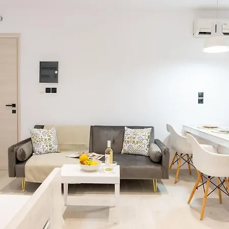 Homes 3 & 4 - Cozy Urban Retreats In The Heart Of * Kos-Stadt