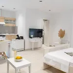 Homes 3 & 4 - Cozy Urban Retreats In The Heart Of *