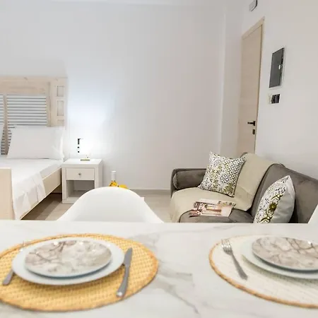 3 - Cozy Urban Retreat In The Heart Of