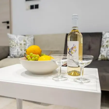 Homes 3 & 4 - Cozy Urban Retreats In The Heart Of Апартаменты