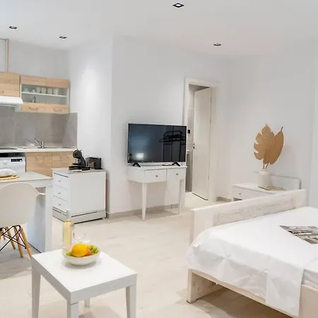 3 - Cozy Urban Retreat In The Heart Of *