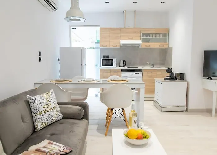 Homes 3 & 4 - Cozy Urban Retreats In The Heart Of Kos-stad