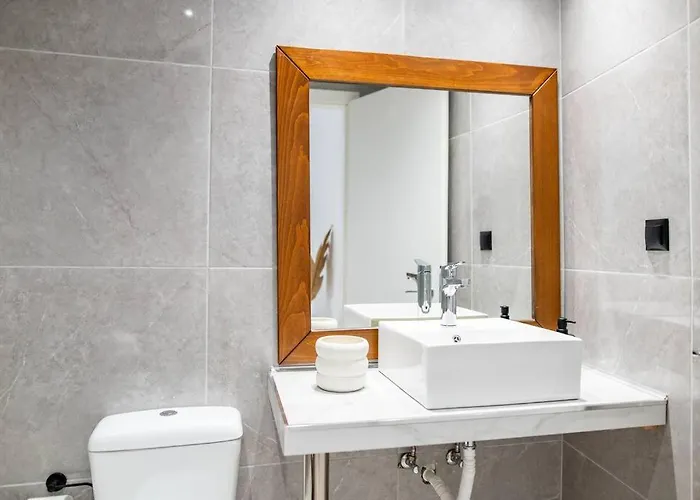 Appartement Homes 3 & 4 - Cozy Urban Retreats In The Heart Of