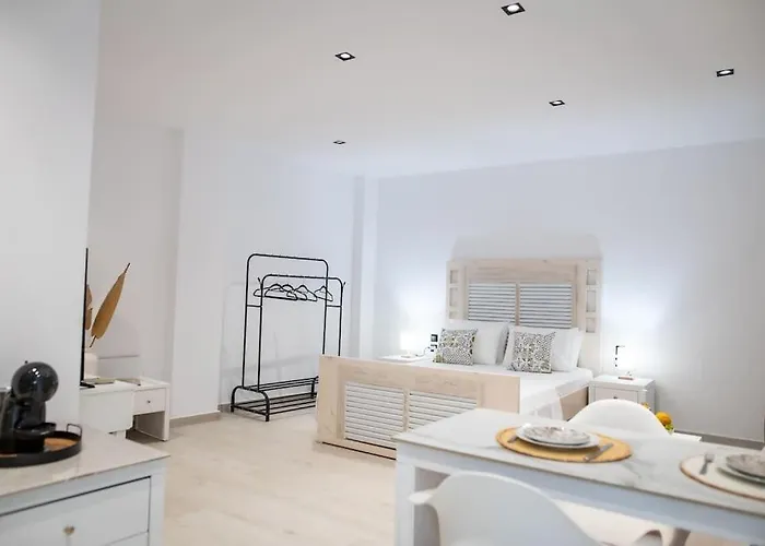 Appartement Homes 3 & 4 - Cozy Urban Retreats In The Heart Of