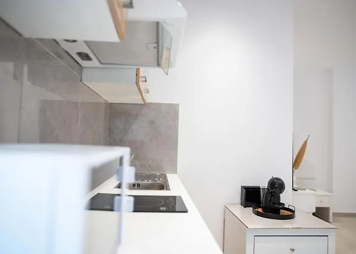 Homes 3 & 4 - Cozy Urban Retreats In The Heart Of Appartement Kos-stad