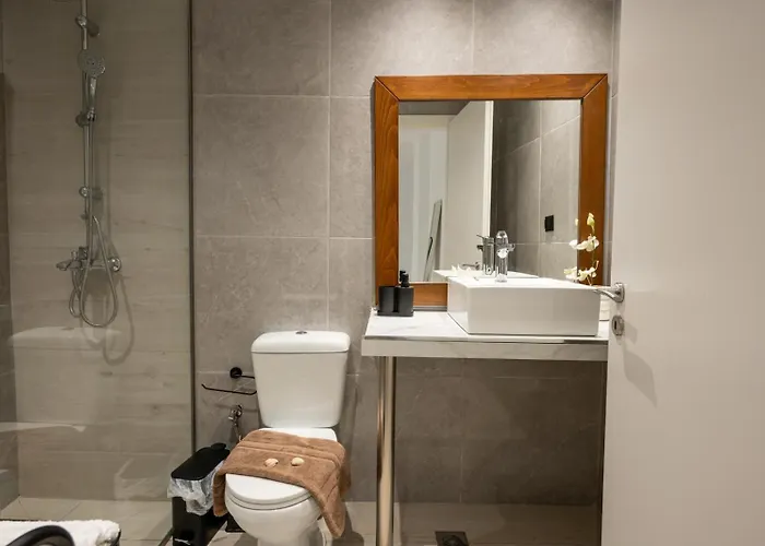 Homes 3 & 4 - Cozy Urban Retreats In The Heart Of *