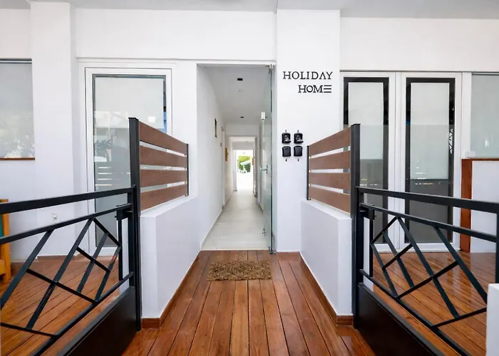 Homes 3 & 4 - Cozy Urban Retreats In The Heart Of *