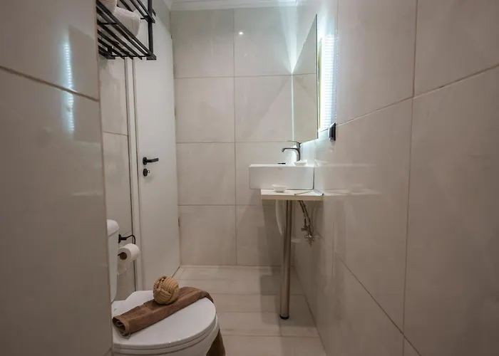 Apartament Homes 3 & 4 - Cozy Urban Retreats In The Heart Of